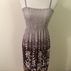 🌻 3/$20 NWT Sundress with floral print